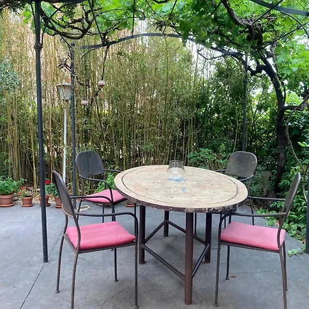 Komfortables Haus Mit Terrasse Und Garten 펜션 *