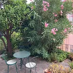 Komfortables Haus Mit Terrasse Und Garten 度假居 科利尤尔