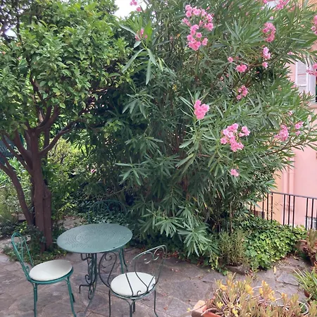 Komfortables Haus Mit Terrasse Und Garten 펜션 콜리우르